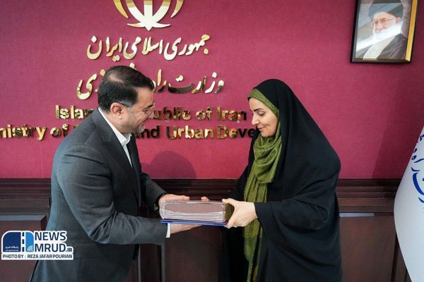 چلندری پس از کلنگ‌زنی بیش از ۳ همت پروژه، جای خود را به کاشف آذر داد