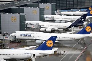 حمله با چنگال در هواپیما؛ پرواز بین‌قاره‌ای ناتمام ماند