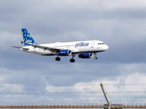۲۰ زخمی در فرود اضطراری هواپیمای JetBlue